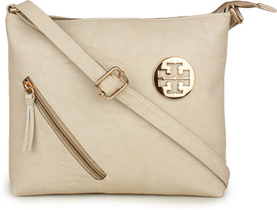 

Omnesta Casual White Clutch