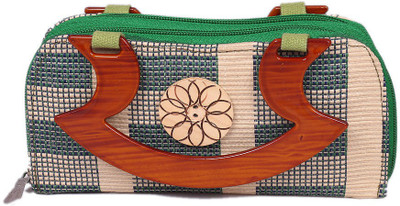 

Pitaaraa Casual Green Clutch