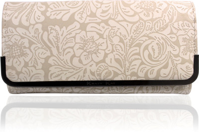 

Hydes Casual White Clutch