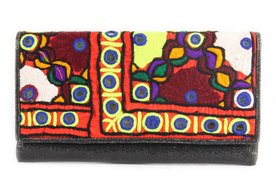 66% OFF on Saisha Casual Multicolor Clutch 66% OFF on Saisha Casual Multicolor Clutch