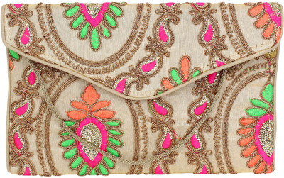 

Brazeal studio Casual Beige Clutch
