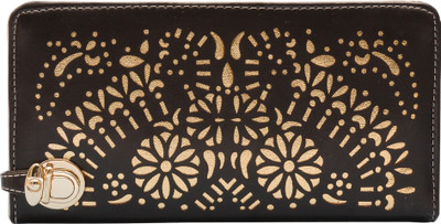 

Starz Casual Black Clutch