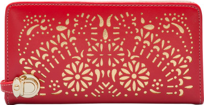

Starz Casual Maroon Clutch