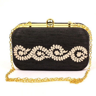 

Hepburnette Party Black Clutch