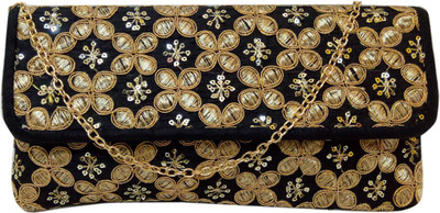 

Bhamini Party Black Clutch