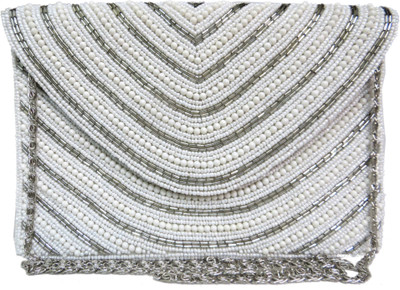 

Kawaii Casual White Clutch