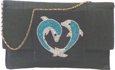 

Bhamini Party Black Clutch