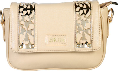 

Horra Casual Tan Clutch
