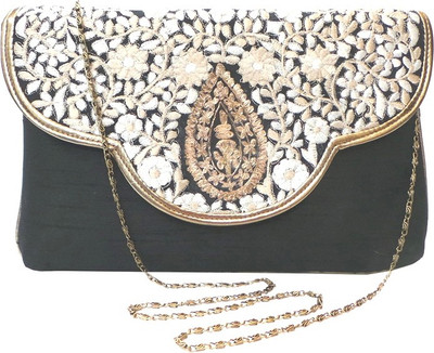 

Bhamini Party Black Clutch