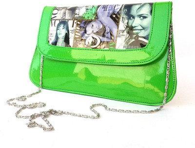 

Sv Casual Green Clutch