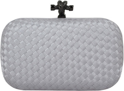 

PamperVille Party Silver Clutch