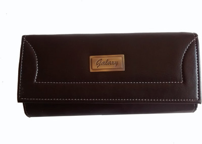 Fiable Casual Brown Clutch