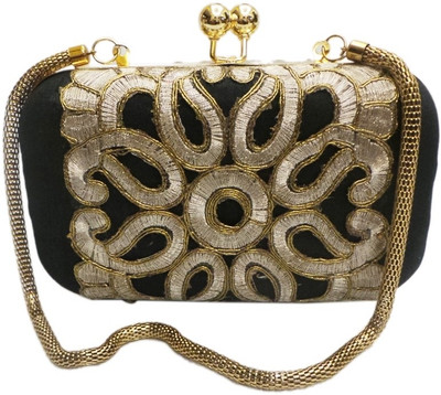 

Bhamini Party Black Clutch
