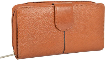 

Etiquette Casual Tan Clutch