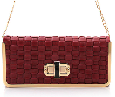 

Foolzy Party Red Clutch