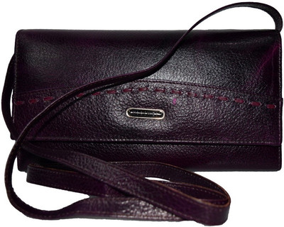 

Moochies Casual Purple Clutch