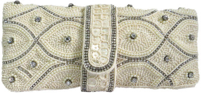 

Kawaii Casual White Clutch