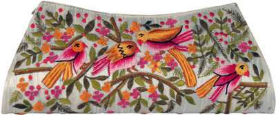 

Soulful Threads Party White Clutch