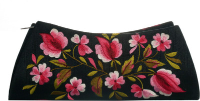 

Soulful Threads Party Black Clutch