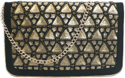 

Bhamini Party Black Clutch