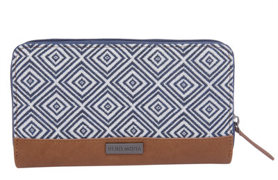 

Vero Moda Casual White, Brown Clutch, Brown;white