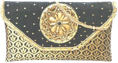 

Bhamini Party Black Clutch