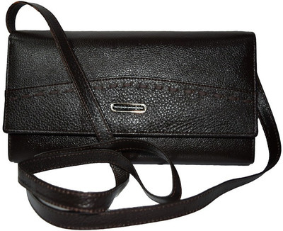 

Moochies Casual Brown Clutch