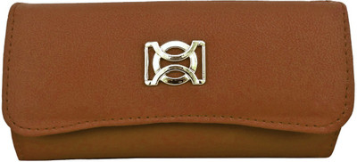 

Purseonality Casual Tan Clutch