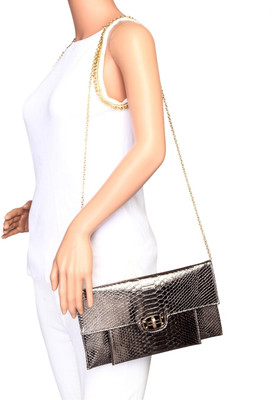 

Elespry Party Silver Clutch