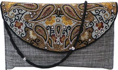 

Bhamini Party Black Clutch