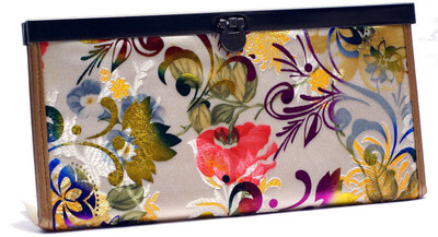 

Apex Party White Clutch