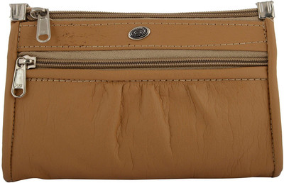 

UMA Casual Brown Clutch