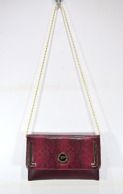 

Moochies Casual Maroon Clutch