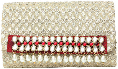 

Craftbazaar Party Red Clutch