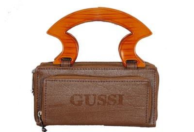 

Arti Casual Beige Clutch