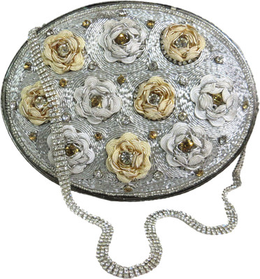 

Kawaii Casual Silver Clutch