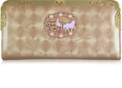 

Mac&Gitts Casual Gold Clutch