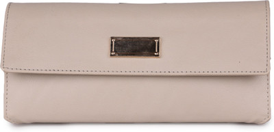 

Roseberries Casual White Clutch