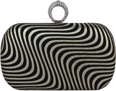 

PamperVille Party Black Clutch