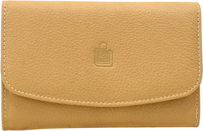 

Le Craf Casual Beige Clutch