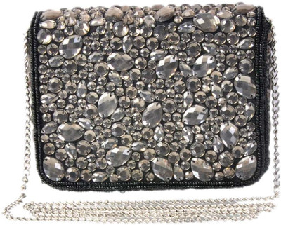

Diwaah Party Black Clutch