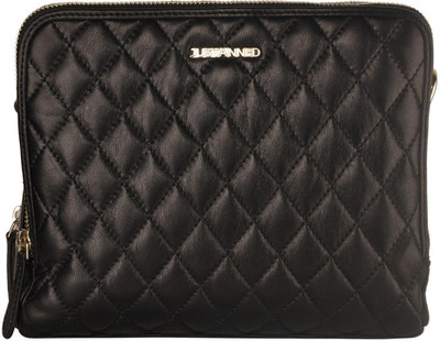 

Justanned Casual Black Clutch