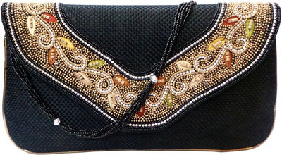 

Bhamini Party Black Clutch
