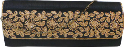 

Bhamini Party Black Clutch