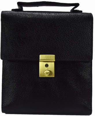 

Moochies Casual Black Clutch