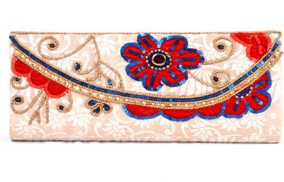 64% OFF on Favola Casual Beige Clutch 64% OFF on Favola Casual Beige Clutch