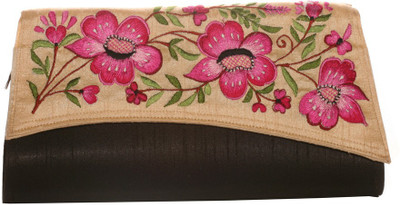 

Soulful Threads Party Black Clutch