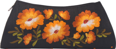 

Soulful Threads Party Black Clutch