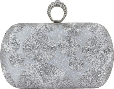 

PamperVille Party Silver Clutch