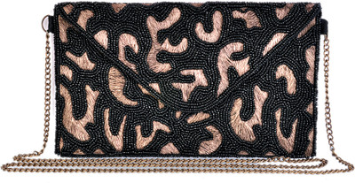

Diwaah Party Black Clutch